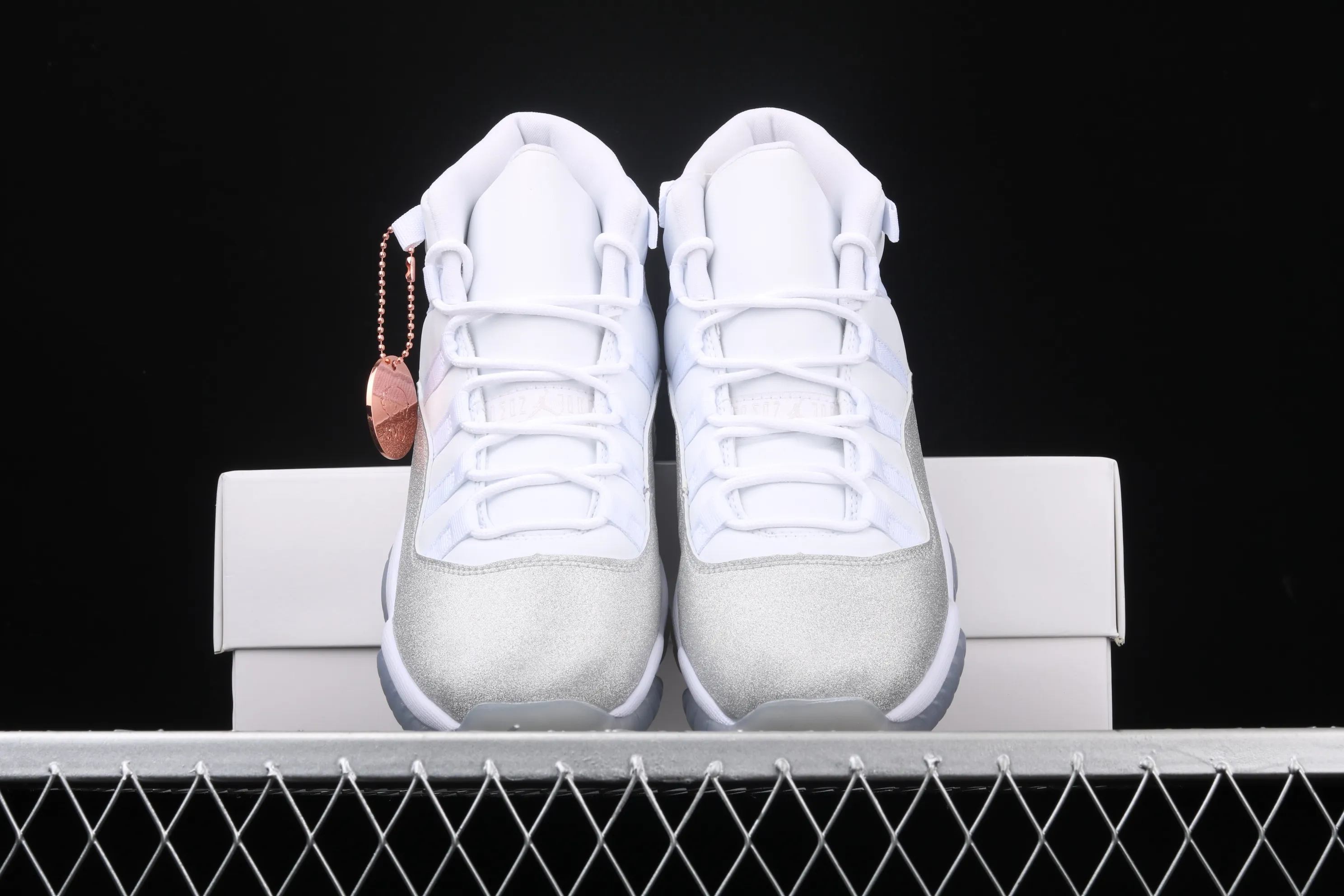All categories Air Jordan Jordan series basketball shoes Air Jordan 11 Air Jordan 11 Metallic Silver AJ11 Joe 11 Swarovski Starry AR0715-100
